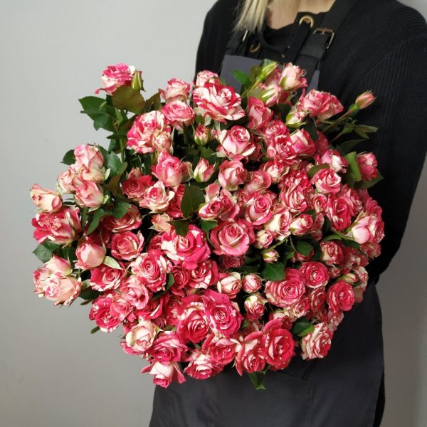 Букет из 15 кустовых роз