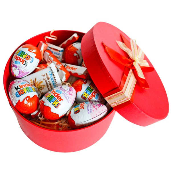 Композиция в коробочке с киндерами