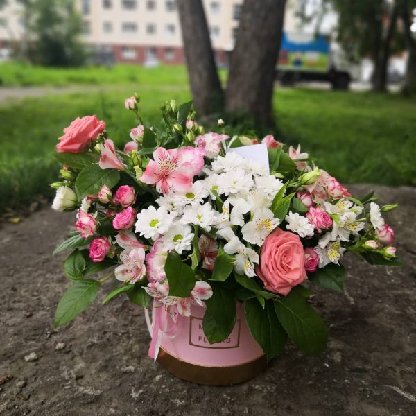 Композиция в шляпной коробке Богема