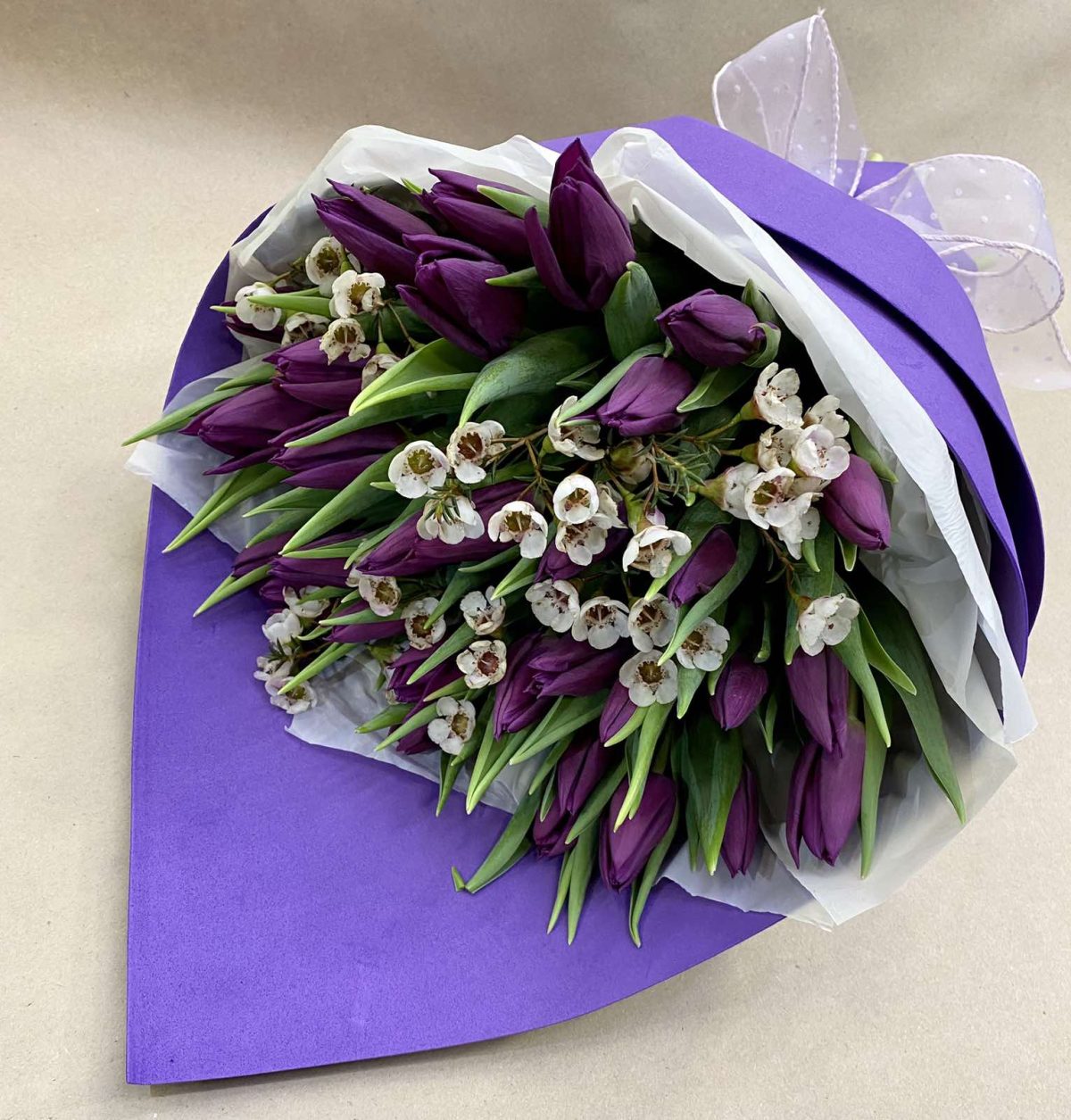 Акция! Букет из 31 тюльпана и хамелациума Взрывной Микс — изображение 3