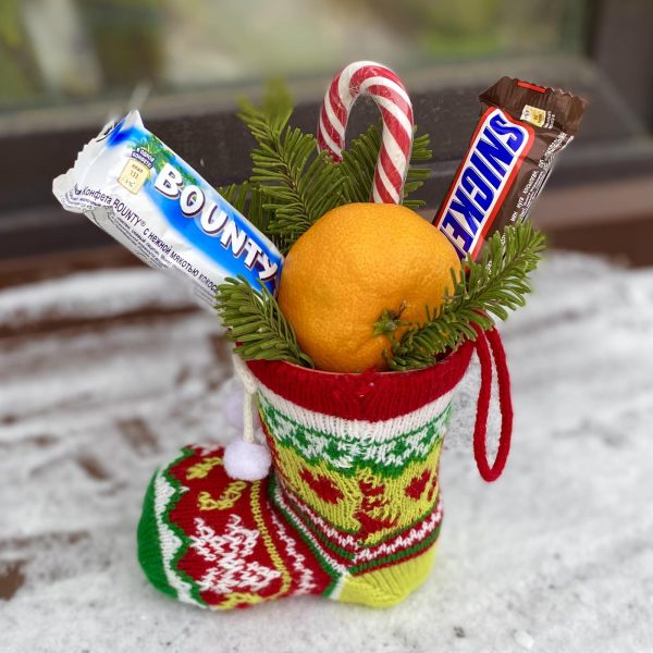 Новогодний сапог со сладостями