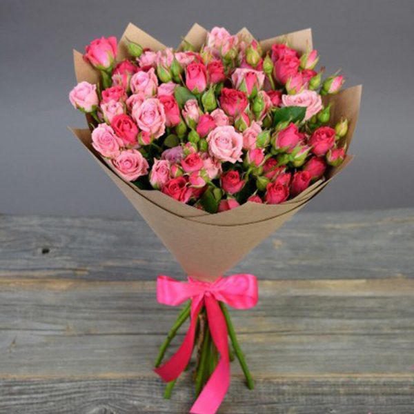 Букет из 9 веточек кустовых роз