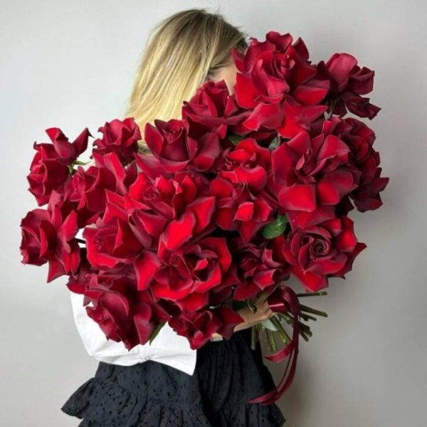 Букет из 19 вывернутых роз