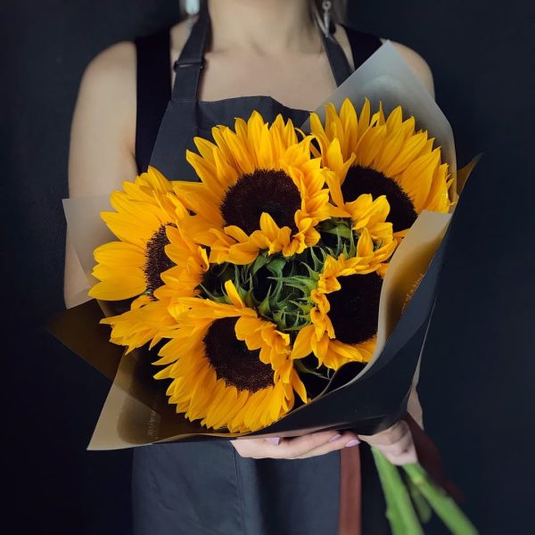 Букет из 5 подсолнухов