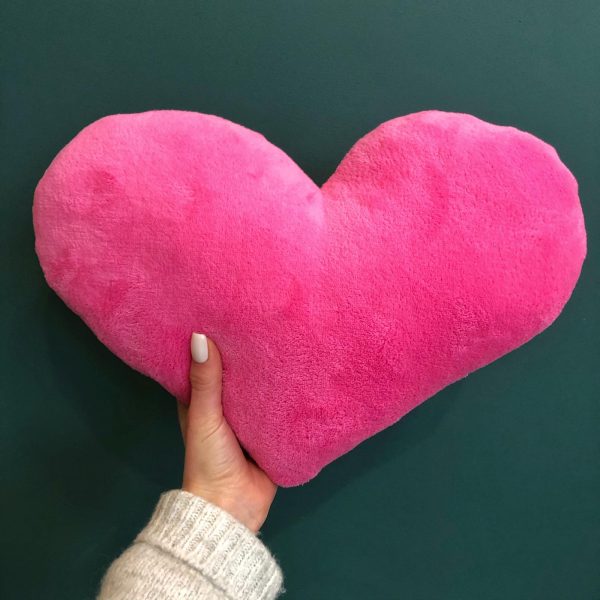 Мягкая игрушка в виде сердца 30 см розовое
