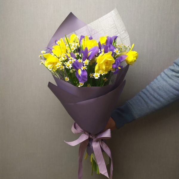 Букет с нарциссами