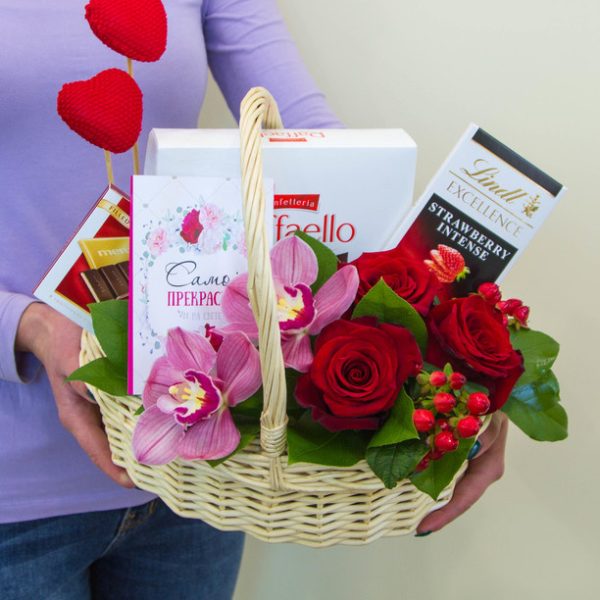 Подарочная корзина "Для нее"