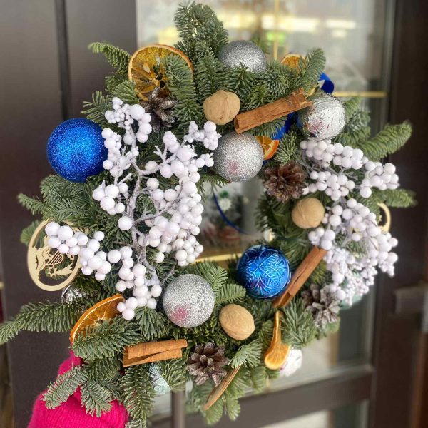 Новогодний венок из Нобилиса