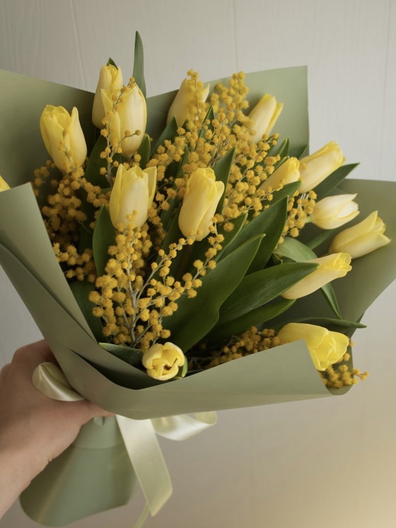 img_2792-2 Букет из тюльпанов и мимозы — изображение 1