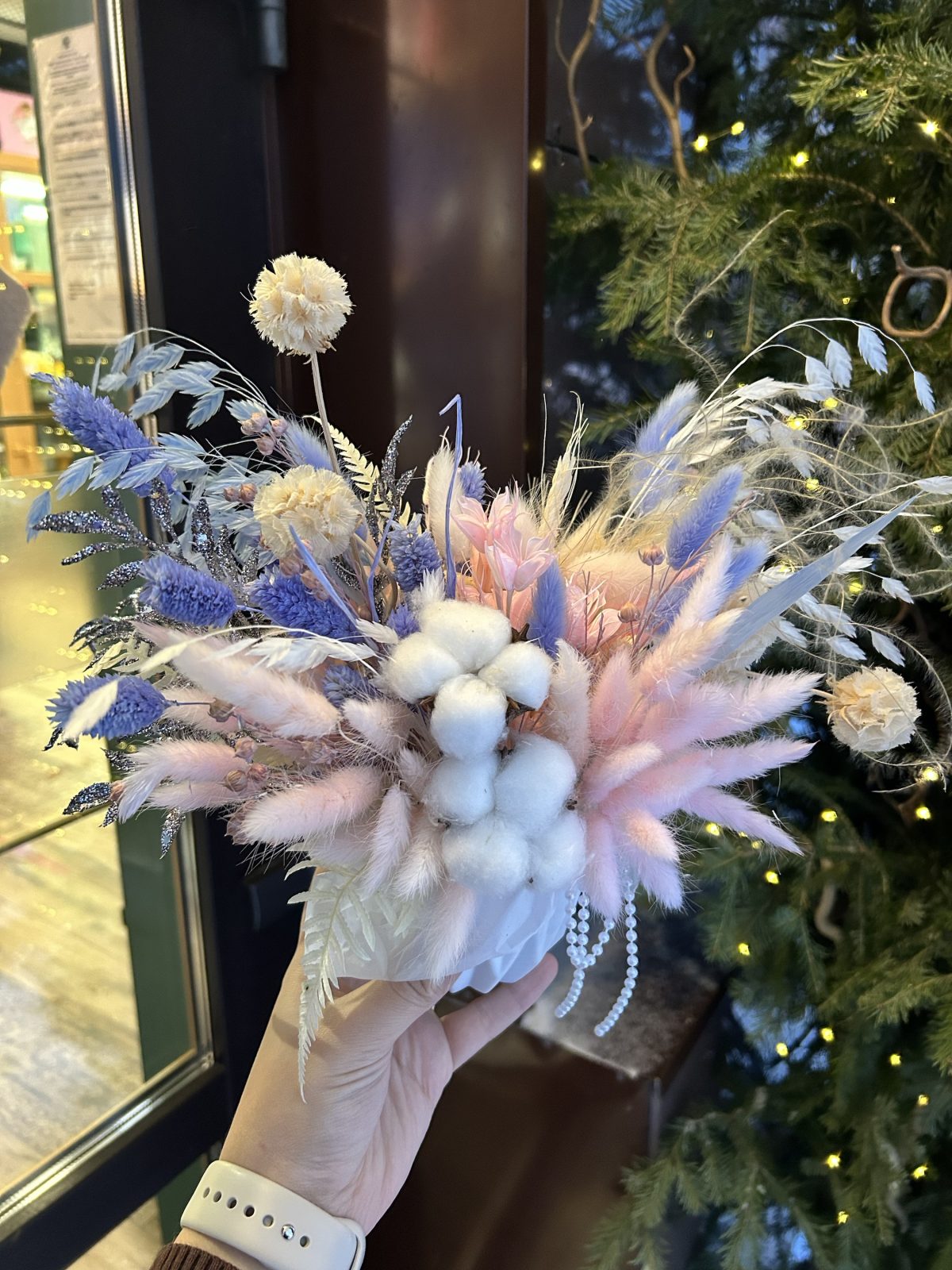 Новогодняя композиция из сухоцветов — изображение 3